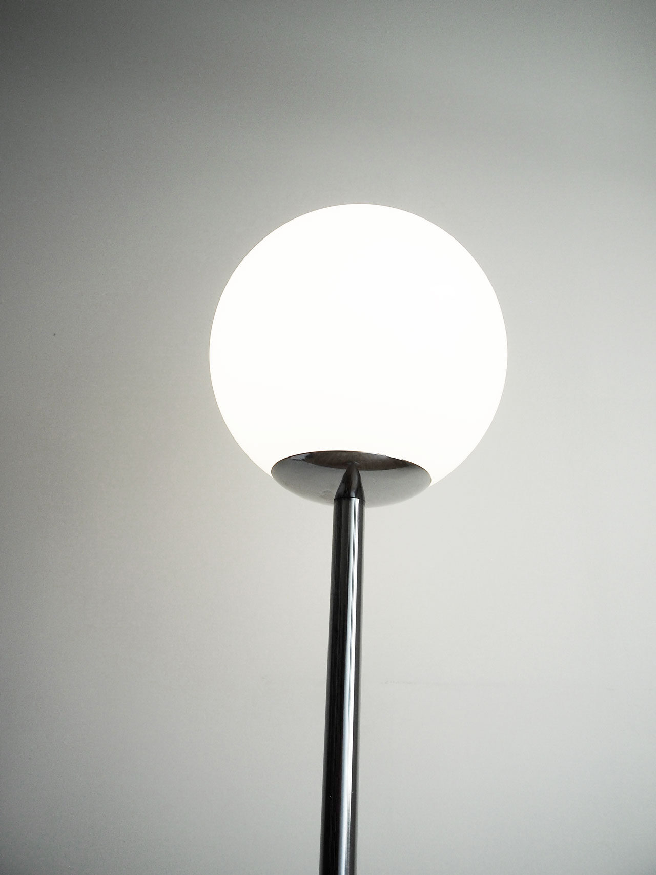 DIY floor lamp designed by Aandersson