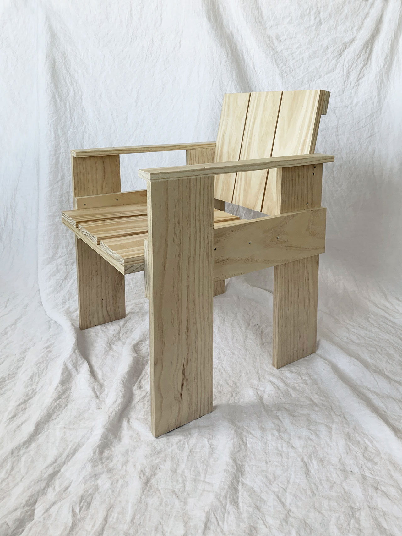 Crate Chair DIY by Gerrit Rietveld